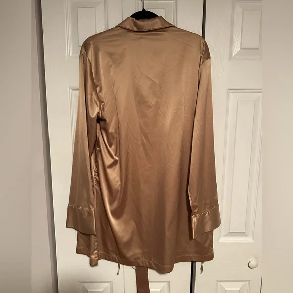 NWT Skims hotel shine satin robe - honey gold medium